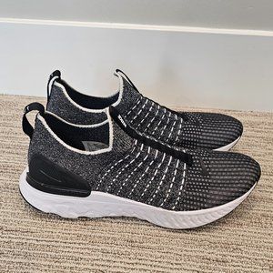 Nike mens React Phantom Run Flyknit 2 size 9.5